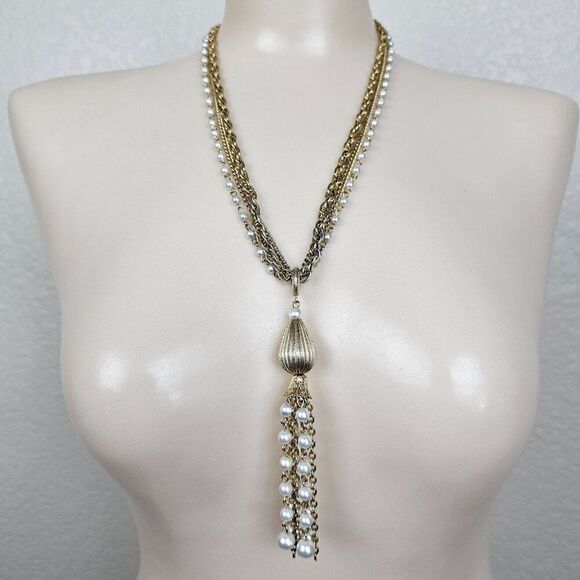 Vintage Jewelry - Vintage Triple Strand Faux Pearl Gold Tone Metal Tassel Beaded Pendant Necklace‎